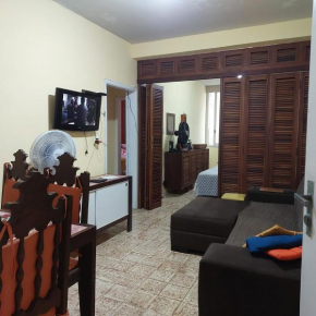 Guarujá-Pitangueiras-Quarto Privativo em apto compartilhado